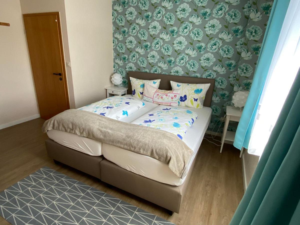 Hotel Garni Zum Adenauer Forst 윔바흐 외부 사진