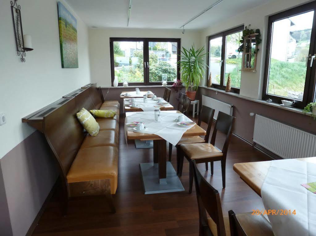 Hotel Garni Zum Adenauer Forst 윔바흐 외부 사진