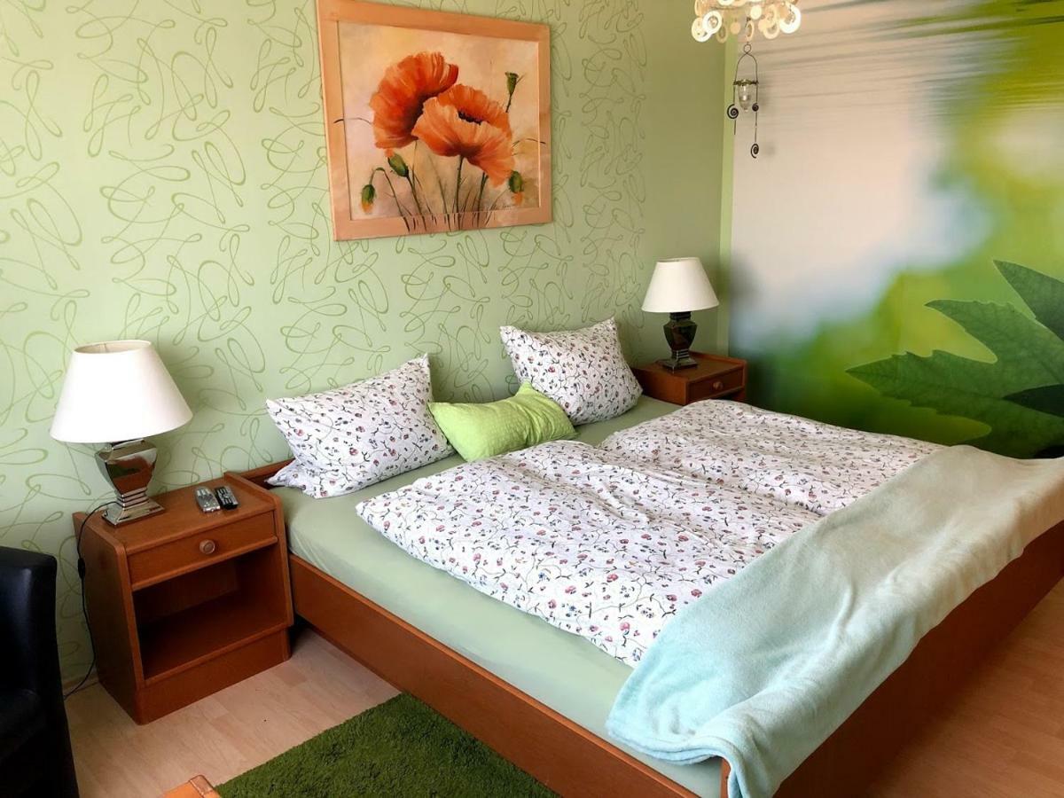 Hotel Garni Zum Adenauer Forst 윔바흐 외부 사진