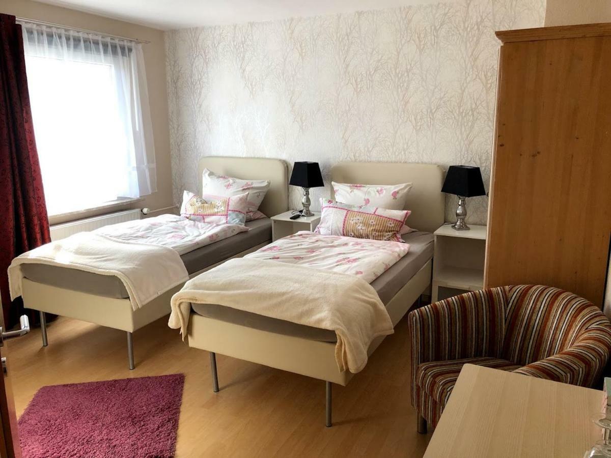 Hotel Garni Zum Adenauer Forst 윔바흐 외부 사진