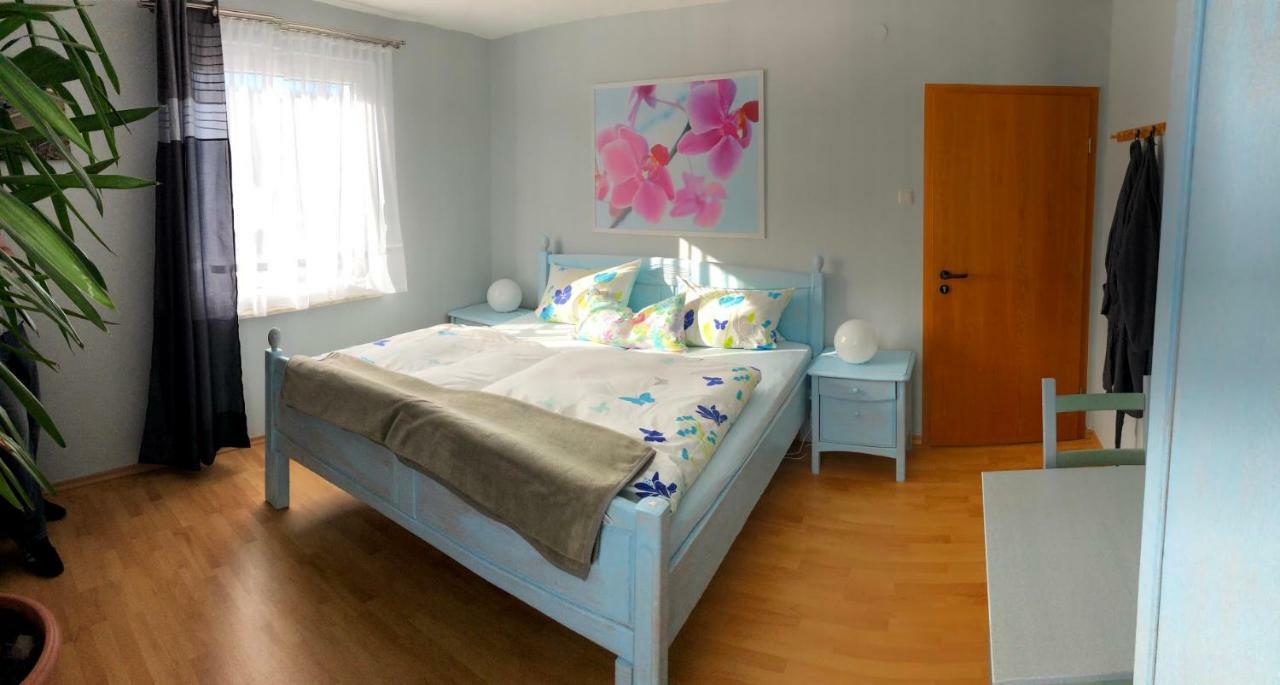 Hotel Garni Zum Adenauer Forst 윔바흐 외부 사진