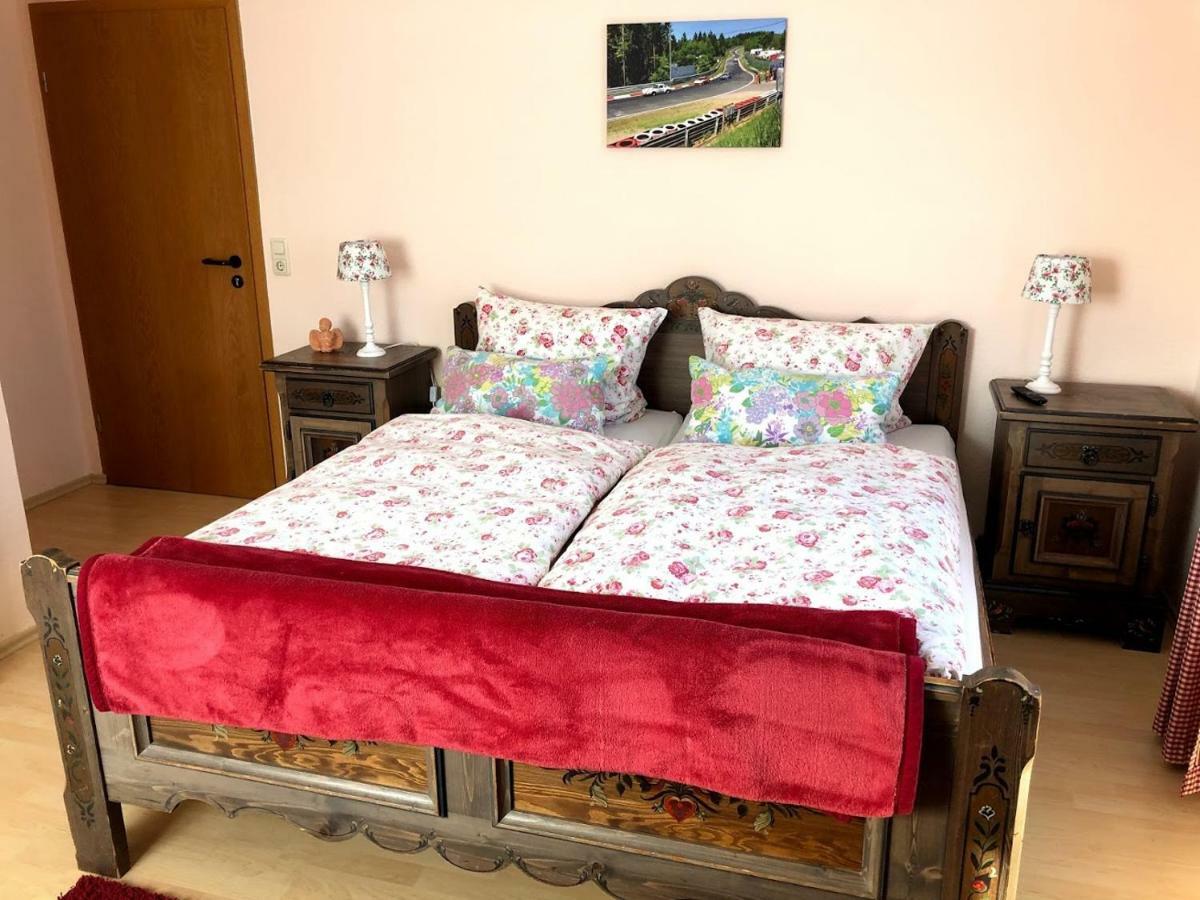 Hotel Garni Zum Adenauer Forst 윔바흐 외부 사진